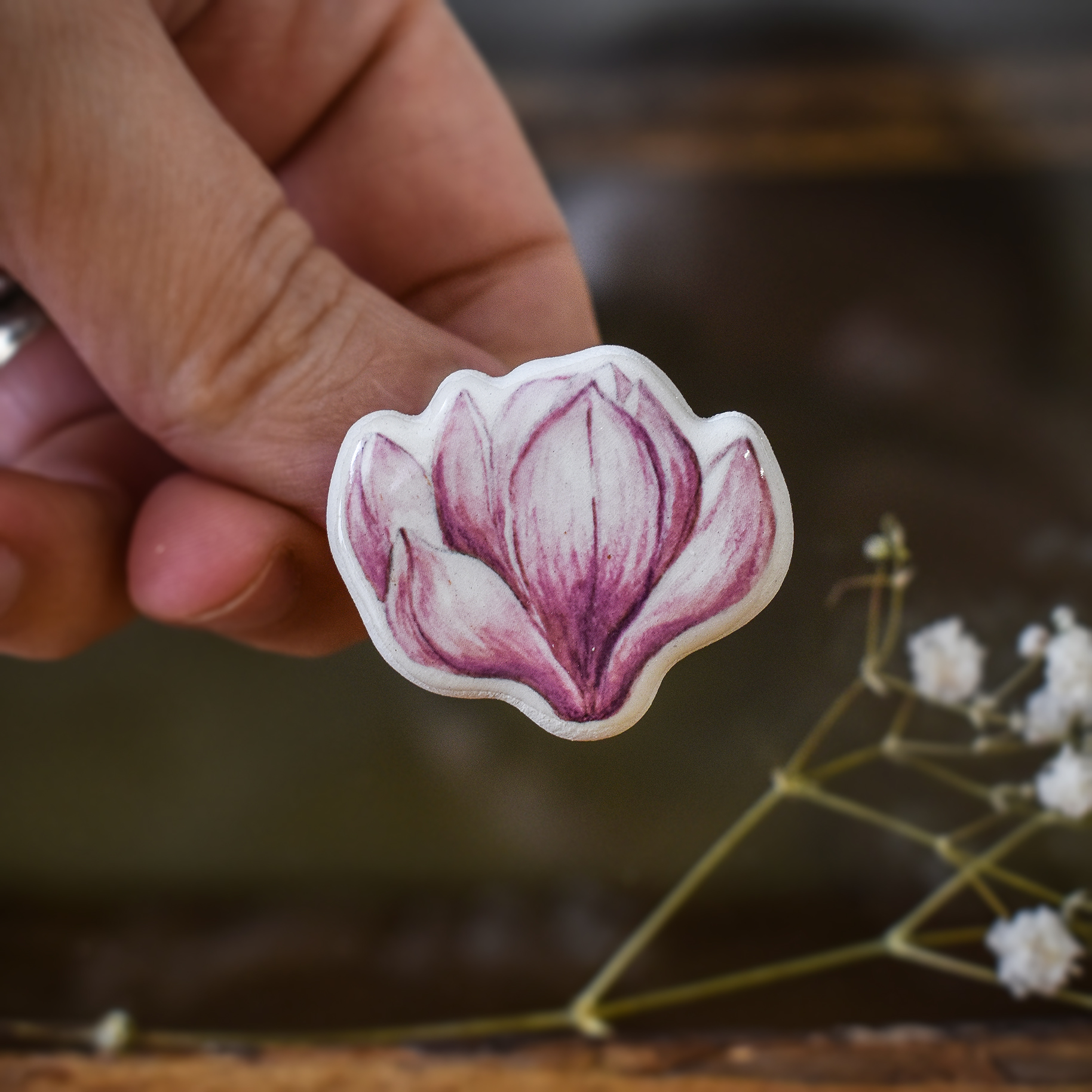 Mărțișor-broșă, ilustrație Magnolie