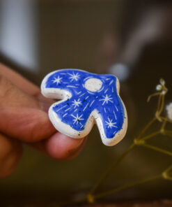 Alternative view of Mărțișor-broșă Turturică albastră