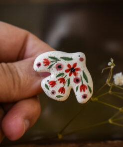 Mărțișor-broșă Turturică flori (roșii)