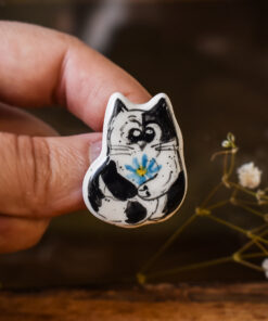 Mărțișor-broșă Pisică cu floare