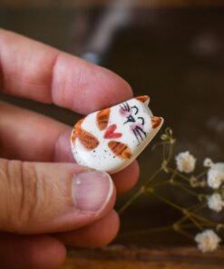 Alternative view of Mărțișor-broșă Pisică brună