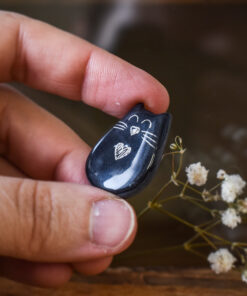 Alternative view of Mărțișor-broșă Pisică neagră