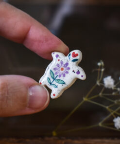 Alternative view of Mărțișor-broșă Țestoasă (lila)