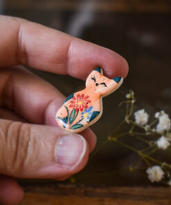 Alternative view of Mărțișor-broșă Vulpe (roșu-bleu)