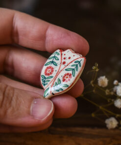 Alternative view of Mărțișor-broșă Lalea roșie