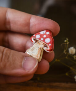 Alternative view of Mărțișor-broșă Ciupercuță