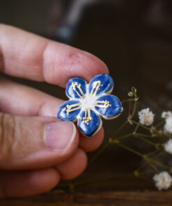 Alternative view of Mărțișor-broșă Albăstrea (aur)