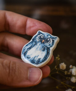 Alternative view of Mărțișor-broșă, ilustrație Bufniță