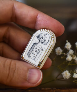 Alternative view of Mărțișor-broșă, ilustrație Domnița cu Lună