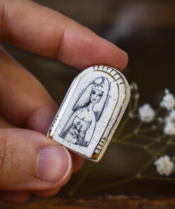 Alternative view of Mărțișor-broșă, ilustrație Domnița cu Soare