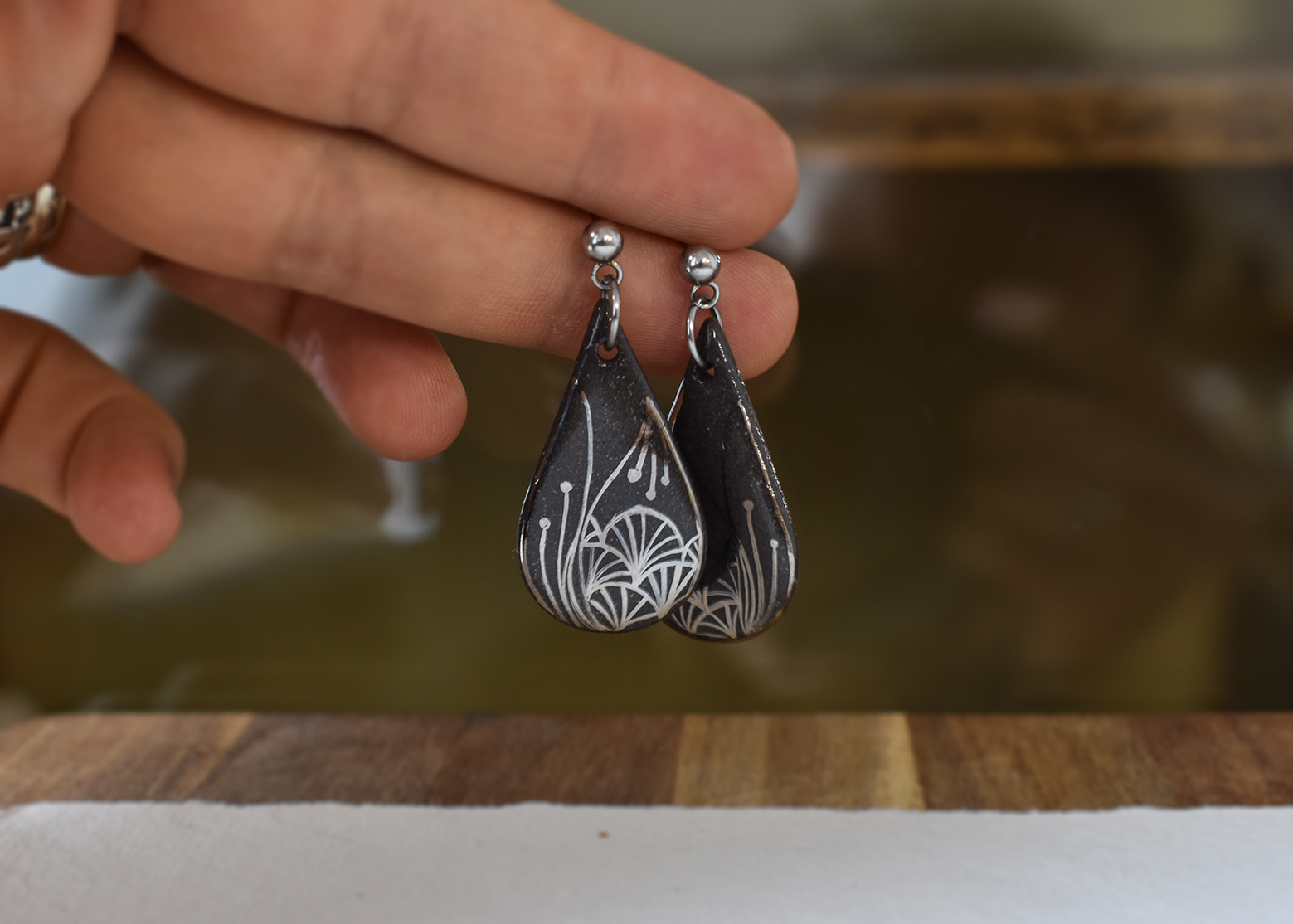 Cercei din ceramică "Black and Silver"