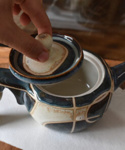 Ceainic din ceramică "Studii de linie" - imagine 10