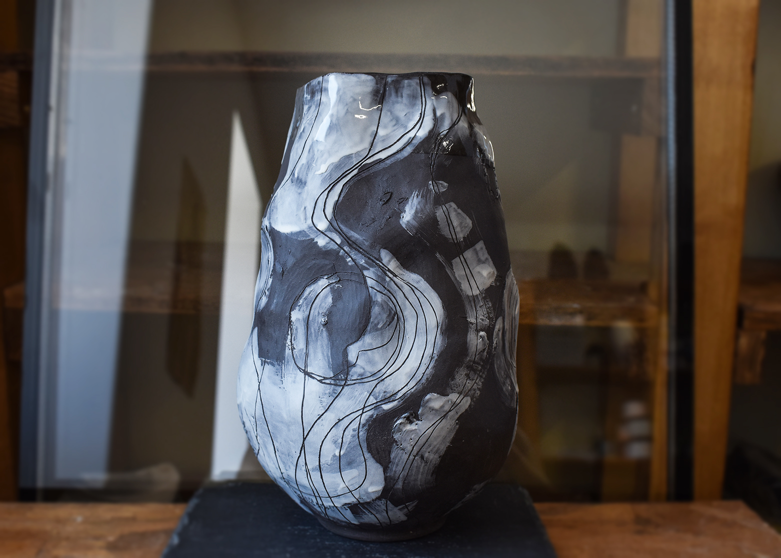 Vas din ceramică "Black & White" - imagine 2