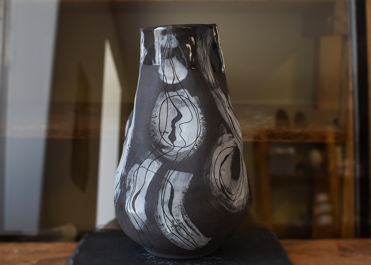 Vas din ceramică "Black & White" - imagine 2