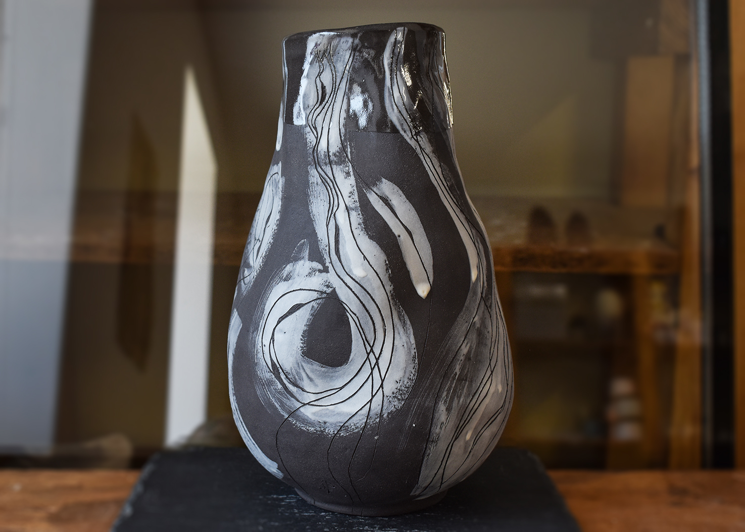 Vas din ceramică "Black & White" - imagine 3
