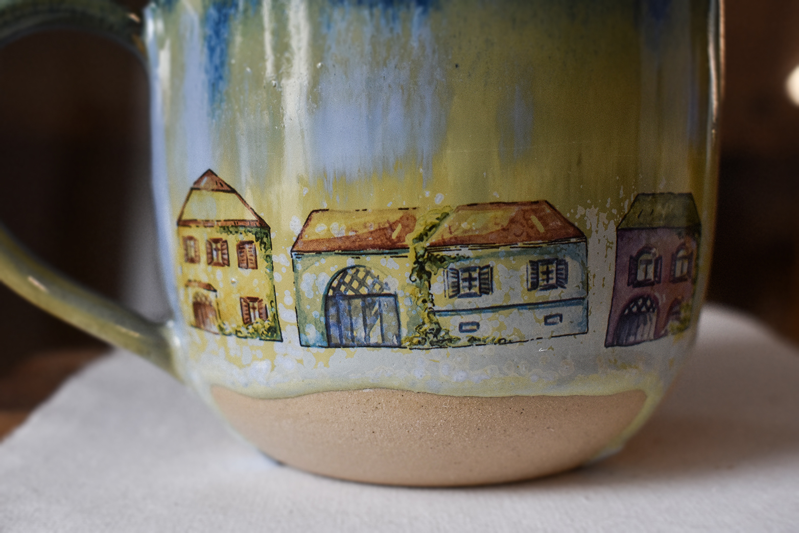 Cană din ceramică "Căsuțe: Inspirație Viscri", 300 ml - imagine 4